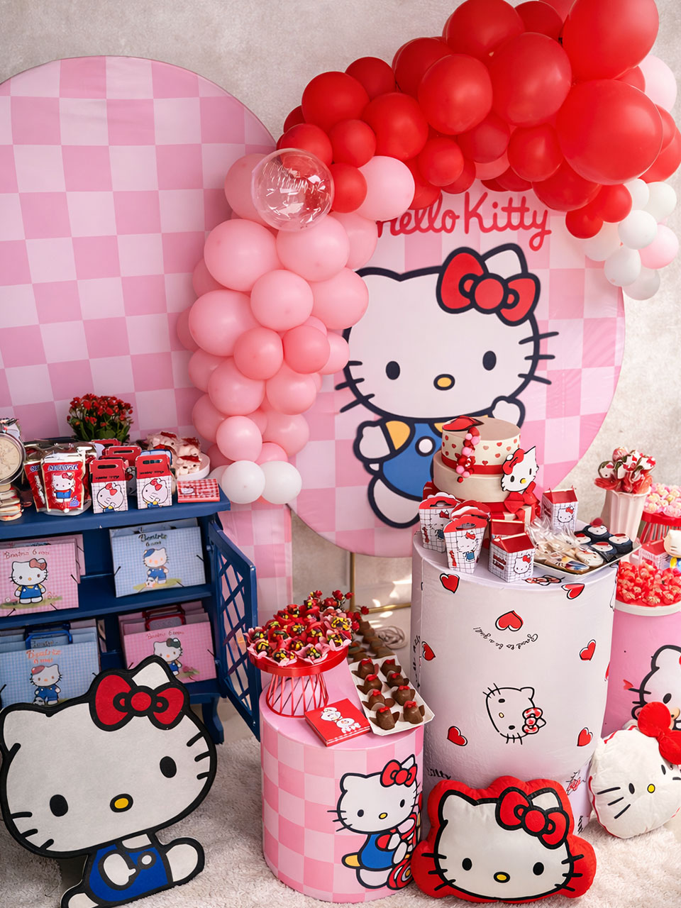 Decoração Hello Kitty entregue pela Lilalu